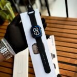 Series 11 Smartwatch with Dual Straps - Image 2